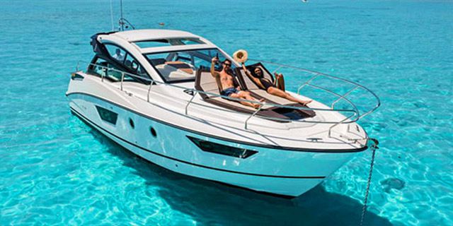 Exclusive Yacht Cruise to Northern Island for 2 (1)
